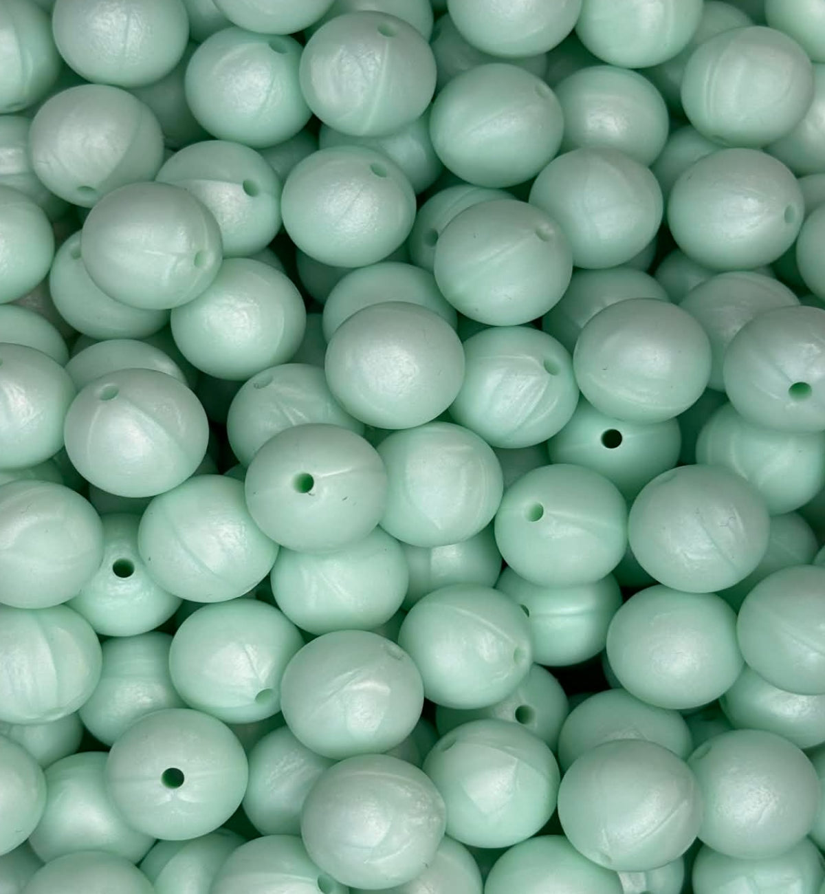 #143 FROSTY MINT 15MM SOLID (10ct)